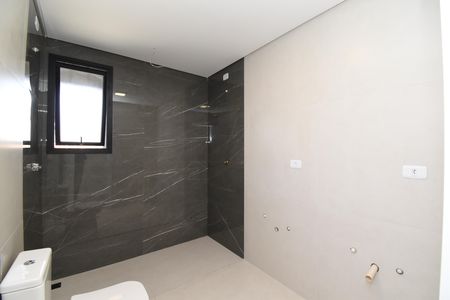 Casa de condomínio à venda com 250m², 3 quartos e 2 vagasBanheiro da Suíte
