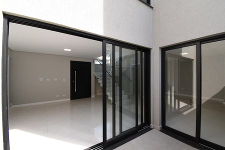 Casa de condomínio à venda com 250m², 3 quartos e 2 vagasSolaruim 