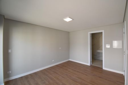 Casa de condomínio à venda com 250m², 3 quartos e 2 vagasSuíte 2