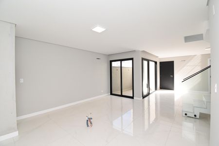 Casa de condomínio à venda com 250m², 3 quartos e 2 vagasSala/Cozinha