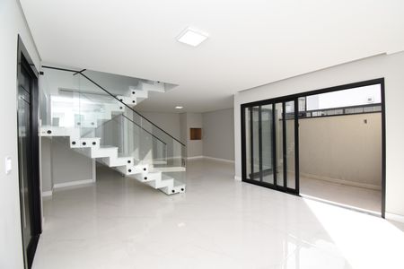 Casa de condomínio à venda com 250m², 3 quartos e 2 vagasSala/Cozinha
