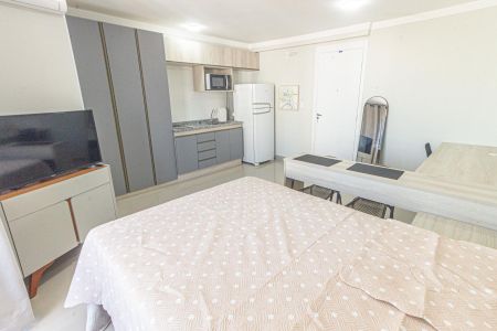 Apartamento à venda com 29m², 1 quarto e sem vaga Apartamento à venda com 29m², 1 quarto e sem vagaSala/Quarto