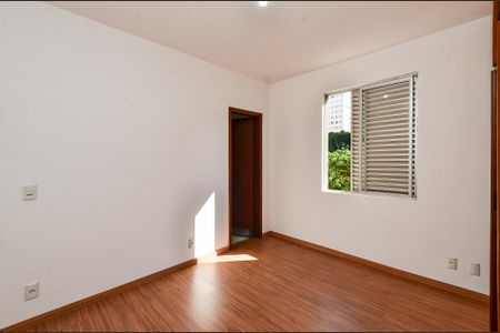 Apartamento à venda com 70m², 2 quartos e 1 vaga
