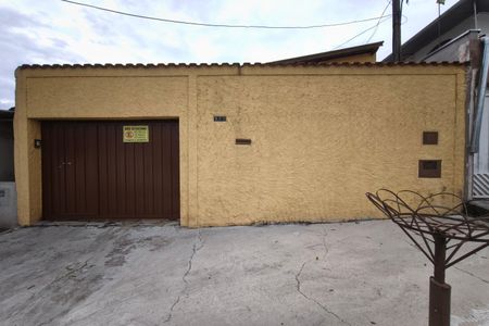 Casa à venda com 160m², 3 quartos e 3 vagasFachada