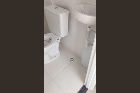 Banheiro de kitnet/studio para alugar com 1 quarto, 17m² em Vila Andrade, São Paulo