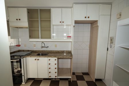 Apartamento para alugar com 108m², 2 quartos e 2 vagas Apartamento para alugar com 108m², 2 quartos e 2 vagasCozinha
