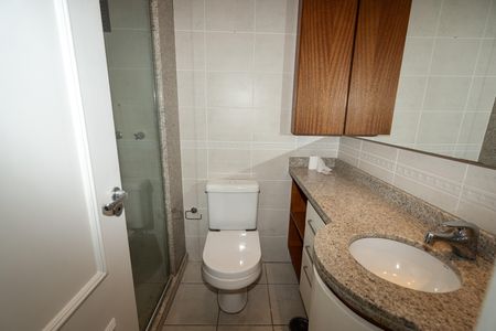 Apartamento para alugar com 108m², 2 quartos e 2 vagas Apartamento para alugar com 108m², 2 quartos e 2 vagasBanheiro