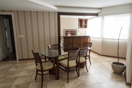 Apartamento para alugar com 108m², 2 quartos e 2 vagas Apartamento para alugar com 108m², 2 quartos e 2 vagasSala
