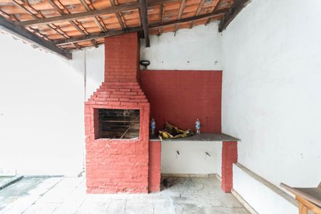 Casa para alugar com 70m², 2 quartos e 1 vagaQuintal