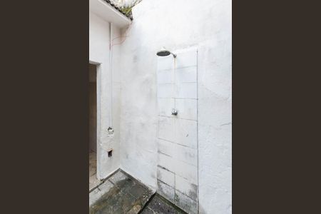 Casa para alugar com 70m², 2 quartos e 1 vagaQuintal