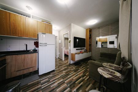Sala/Cozinha e Área de Serviço de apartamento para alugar com 2 quartos, 30m² em Vila Ré, São Paulo