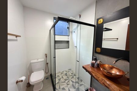 Casa de condomínio para alugar com 495m², 7 quartos e 4 vagas Casa de condomínio para alugar com 495m², 7 quartos e 4 vagasBanheiro da suíte