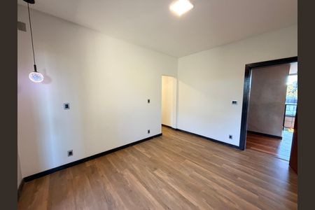 Casa de condomínio para alugar com 495m², 7 quartos e 4 vagas Casa de condomínio para alugar com 495m², 7 quartos e 4 vagasSuíte