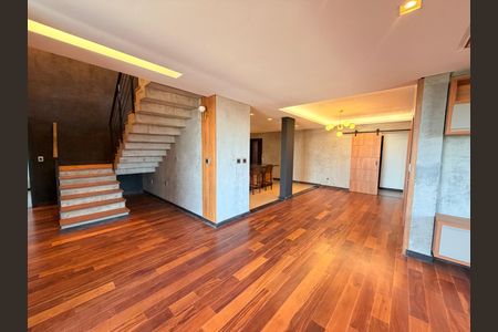 Casa de condomínio para alugar com 495m², 7 quartos e 4 vagas Casa de condomínio para alugar com 495m², 7 quartos e 4 vagasSala