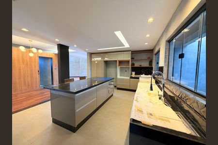 Casa de condomínio para alugar com 495m², 7 quartos e 4 vagas Casa de condomínio para alugar com 495m², 7 quartos e 4 vagasCozinha