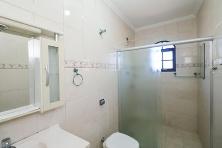 Casa para alugar com 246m², 3 quartos e 4 vagas Casa para alugar com 246m², 3 quartos e 4 vagasBanheiro da Suíte 1