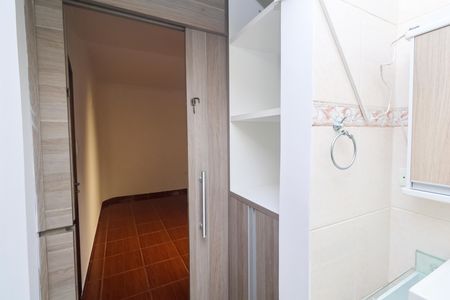 Casa para alugar com 246m², 3 quartos e 4 vagas Casa para alugar com 246m², 3 quartos e 4 vagasBanheiro da Suíte 2