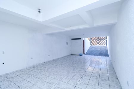 Casa para alugar com 246m², 3 quartos e 4 vagas Casa para alugar com 246m², 3 quartos e 4 vagasGaragem