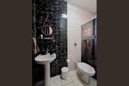 Casa à venda com 100m², 4 quartos e 1 vaga Casa à venda com 100m², 4 quartos e 1 vagaBanheiro