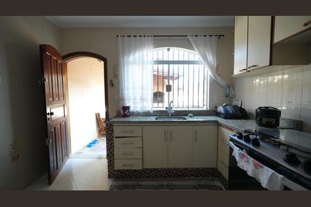 Casa à venda com 125m², 3 quartos e 6 vagasCozinha