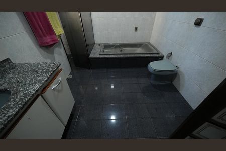 Casa à venda com 125m², 3 quartos e 6 vagasBanheiro da Suíte