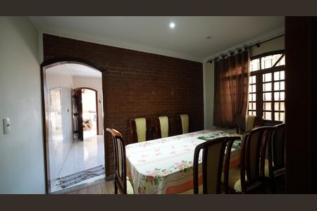 Casa à venda com 125m², 3 quartos e 6 vagasCopa