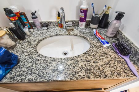 Banheiro de apartamento à venda com 1 quarto, 40m² em Vila Carioca, São Paulo