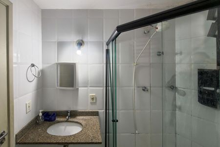 Apartamento para alugar com 50m², 2 quartos e 1 vaga Apartamento para alugar com 50m², 2 quartos e 1 vagaBanheiro da Suíte