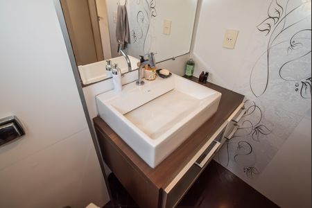 Apartamento à venda com 60m², 2 quartos e 1 vaga Apartamento à venda com 60m², 2 quartos e 1 vagaBanheiro
