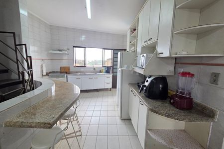 Apartamento para alugar com 145m², 4 quartos e 3 vagas Apartamento para alugar com 145m², 4 quartos e 3 vagasCozinha