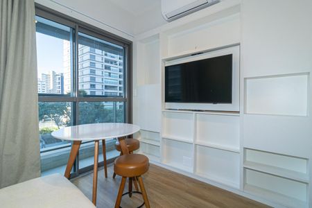 Sala de apartamento para alugar com 1 quarto, 32m² em Indianópolis, São Paulo