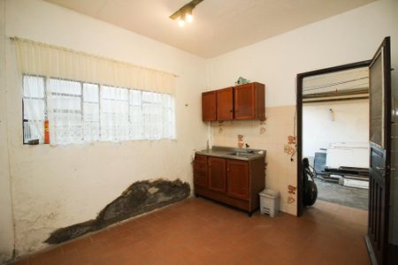 Casa à venda com 160m², 2 quartos e 2 vagasCozinha 2