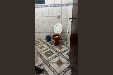 Banheiro de casa para alugar com 2 quartos, 65m² em Vila Zat, São Paulo