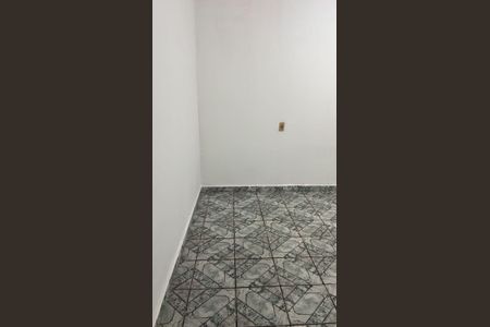 Quarto de casa para alugar com 2 quartos, 65m² em Vila Zat, São Paulo