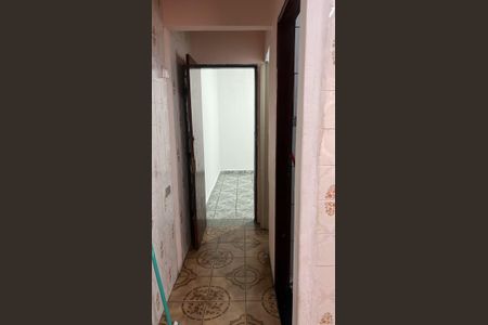 Casa para alugar com 65m², 2 quartos e 1 vaga Casa para alugar com 65m², 2 quartos e 1 vagaCorredor