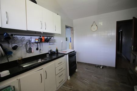 Casa de condomínio à venda com 250m², 5 quartos e 2 vagasCozinha
