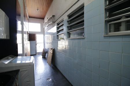 Casa de condomínio à venda com 250m², 5 quartos e 2 vagasÁrea de Serviço