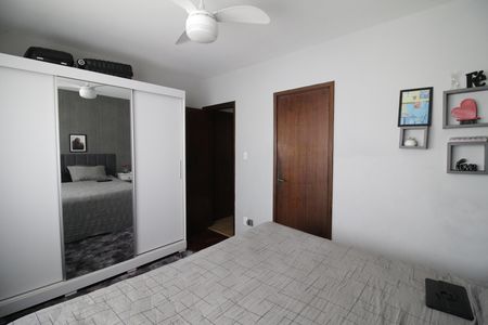 Casa de condomínio à venda com 250m², 5 quartos e 2 vagassuíte 3