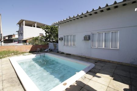 Casa de condomínio à venda com 250m², 5 quartos e 2 vagas Piscina