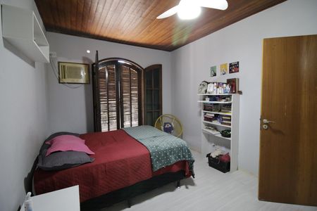 Casa de condomínio à venda com 250m², 5 quartos e 2 vagasQuarto 4