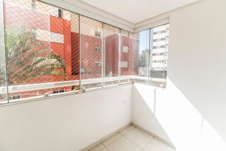 Apartamento à venda com 80m², 3 quartos e 1 vaga Apartamento à venda com 80m², 3 quartos e 1 vagaVaranda
