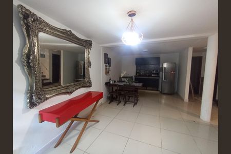 Sala de casa para alugar com 2 quartos, 240m² em Itanhangá, Rio de Janeiro