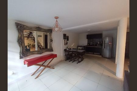 Casa para alugar com 240m², 2 quartos e sem vaga Casa para alugar com 240m², 2 quartos e sem vagaSala