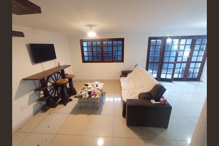 Casa para alugar com 240m², 2 quartos e sem vaga Casa para alugar com 240m², 2 quartos e sem vagaSala