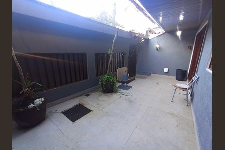 Casa para alugar com 240m², 2 quartos e sem vaga Casa para alugar com 240m², 2 quartos e sem vagaEntrada da casa
