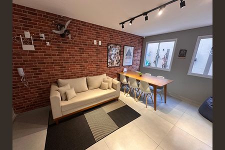 Apartamento para alugar com 37m², 2 quartos e sem vaga
