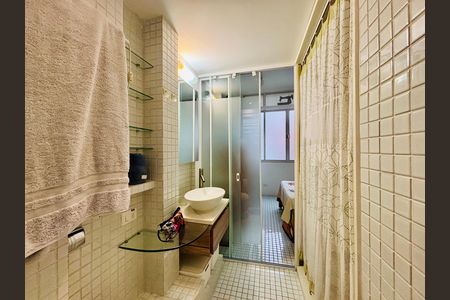 Banheiro social de apartamento para alugar com 1 quarto, 58m² em Leblon, Rio de Janeiro