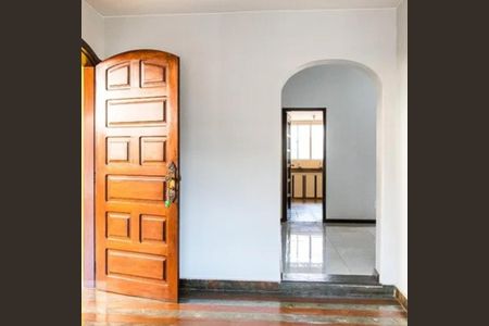 Sala de casa para alugar com 3 quartos, 196m² em Jaraguá, Belo Horizonte