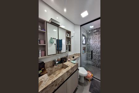 Apartamento à venda com 70m², 3 quartos e 2 vagas Apartamento à venda com 70m², 3 quartos e 2 vagasBanheiro da Suíte