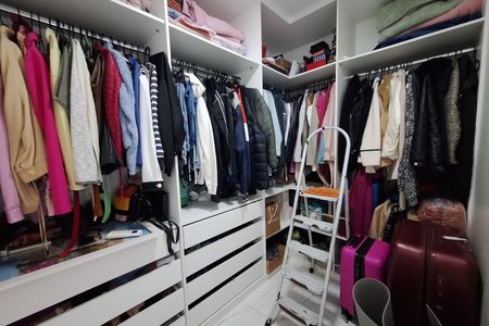 Apartamento à venda com 70m², 3 quartos e 2 vagas Apartamento à venda com 70m², 3 quartos e 2 vagasCloset da suíte
